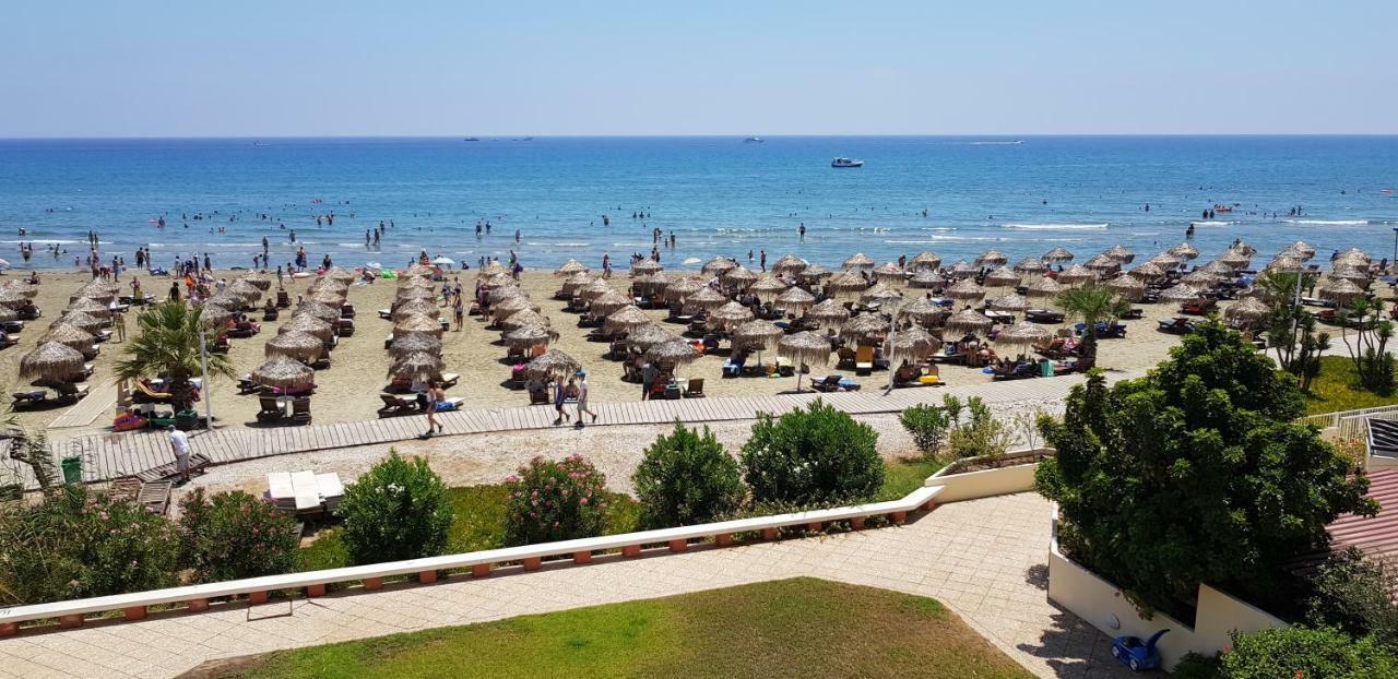 Haig'S Dream Flat On The Beach Larnaca Eksteriør billede