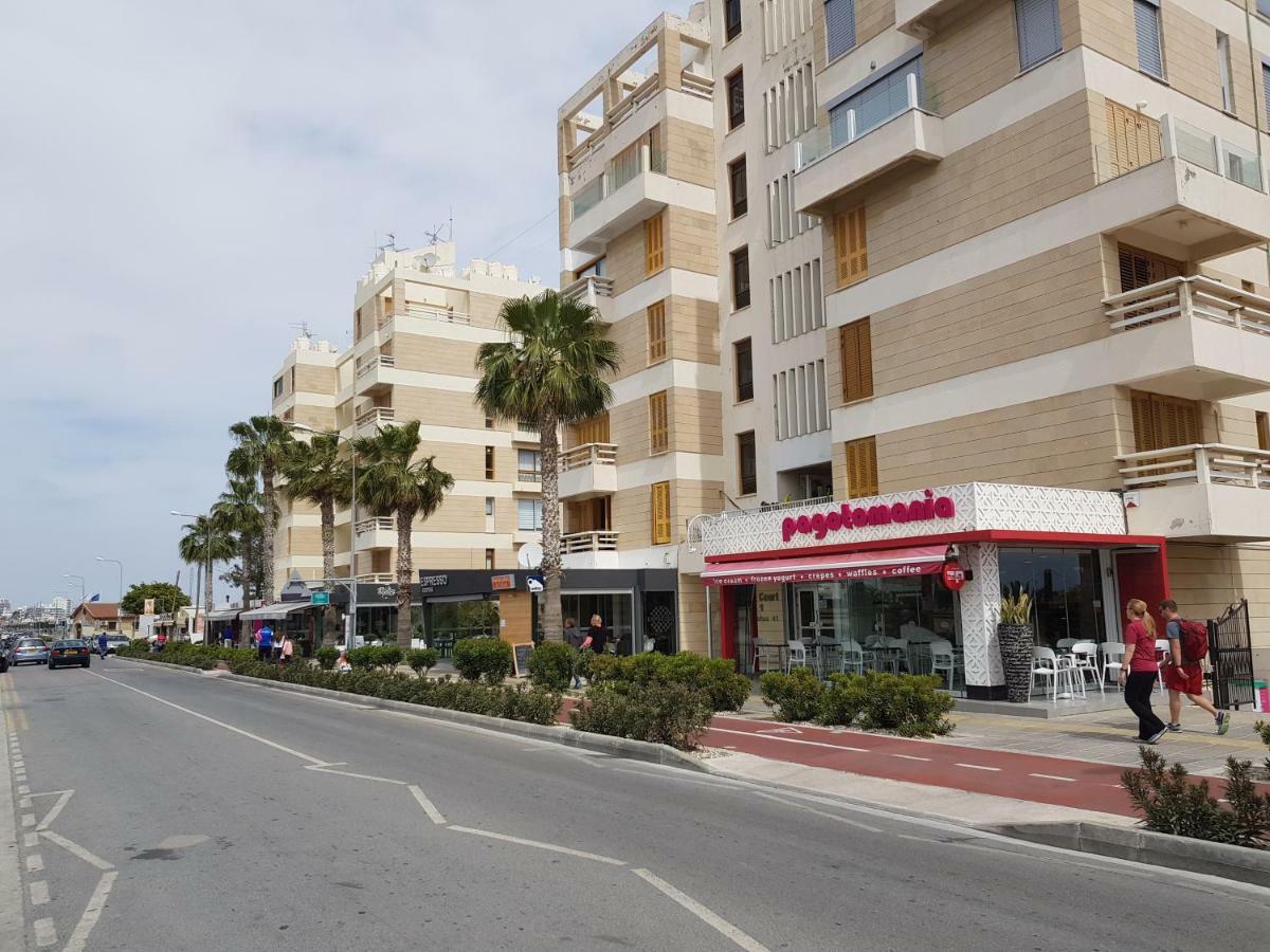 Haig'S Dream Flat On The Beach Larnaca Eksteriør billede