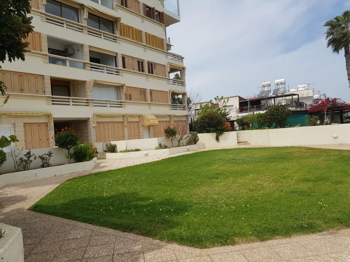 Haig'S Dream Flat On The Beach Larnaca Eksteriør billede