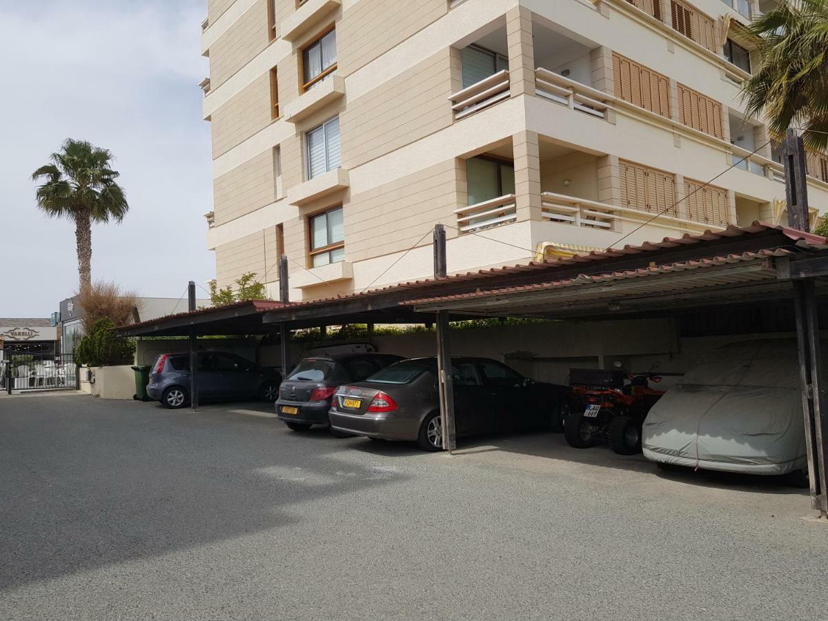 Haig'S Dream Flat On The Beach Larnaca Eksteriør billede